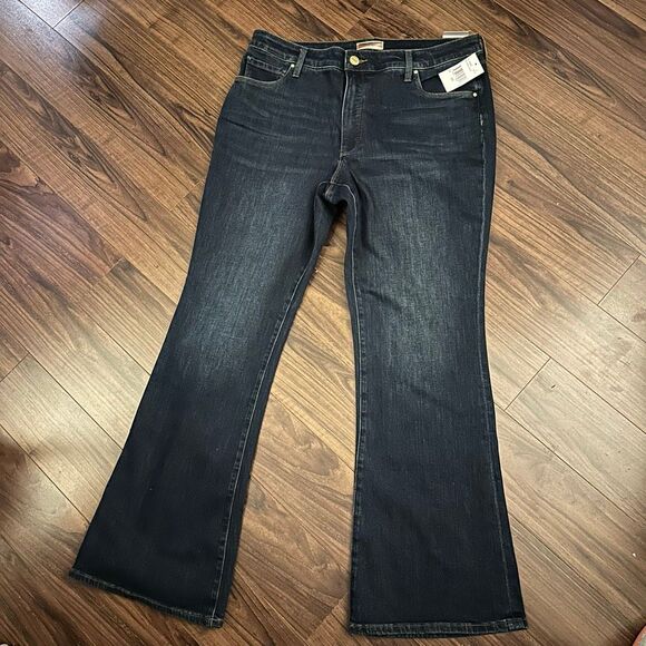 Kut from the Kloth Denim - NWT Kut from the Kloth high rise Ana fab ab flare 16w